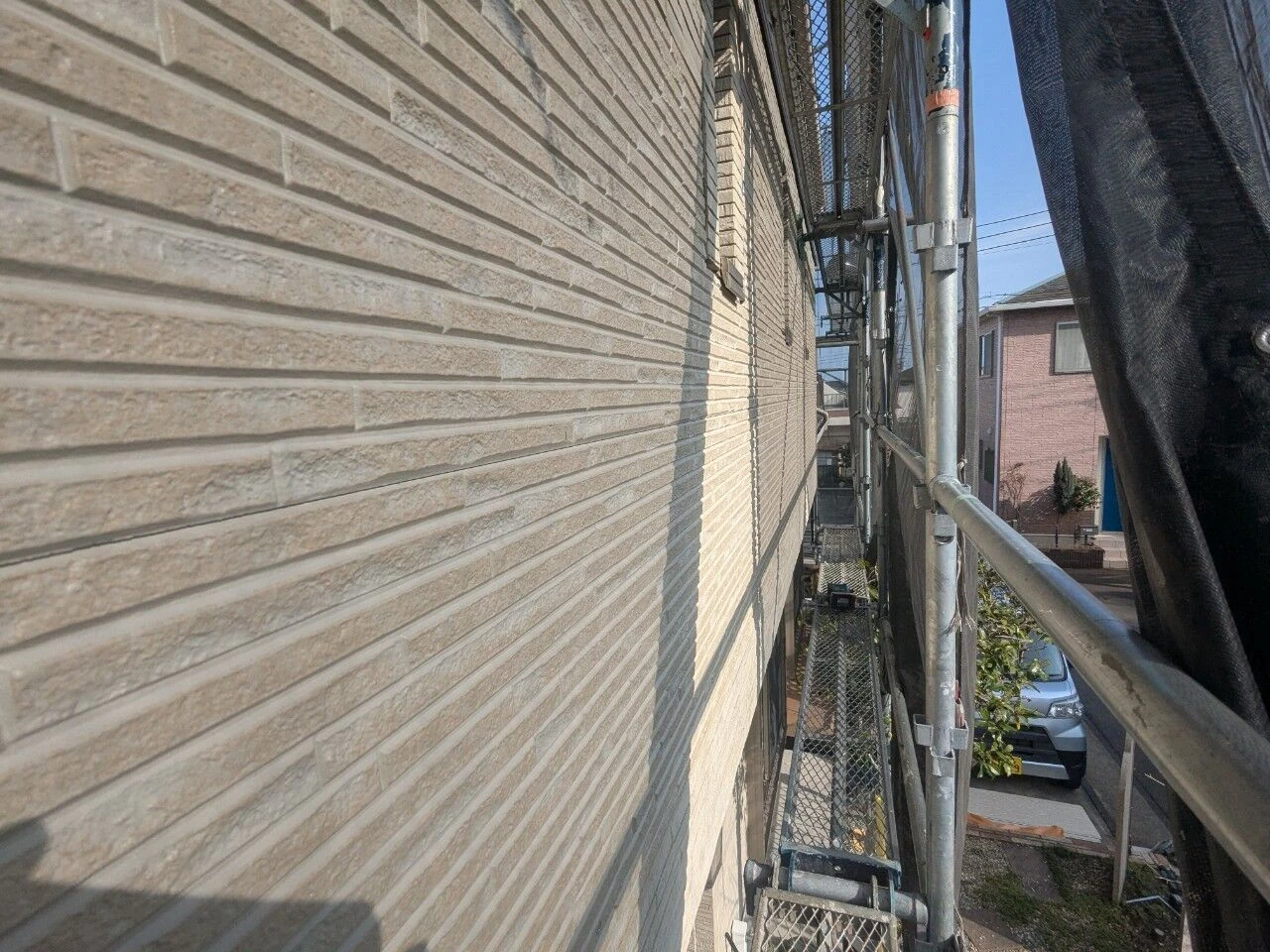 1742987773928